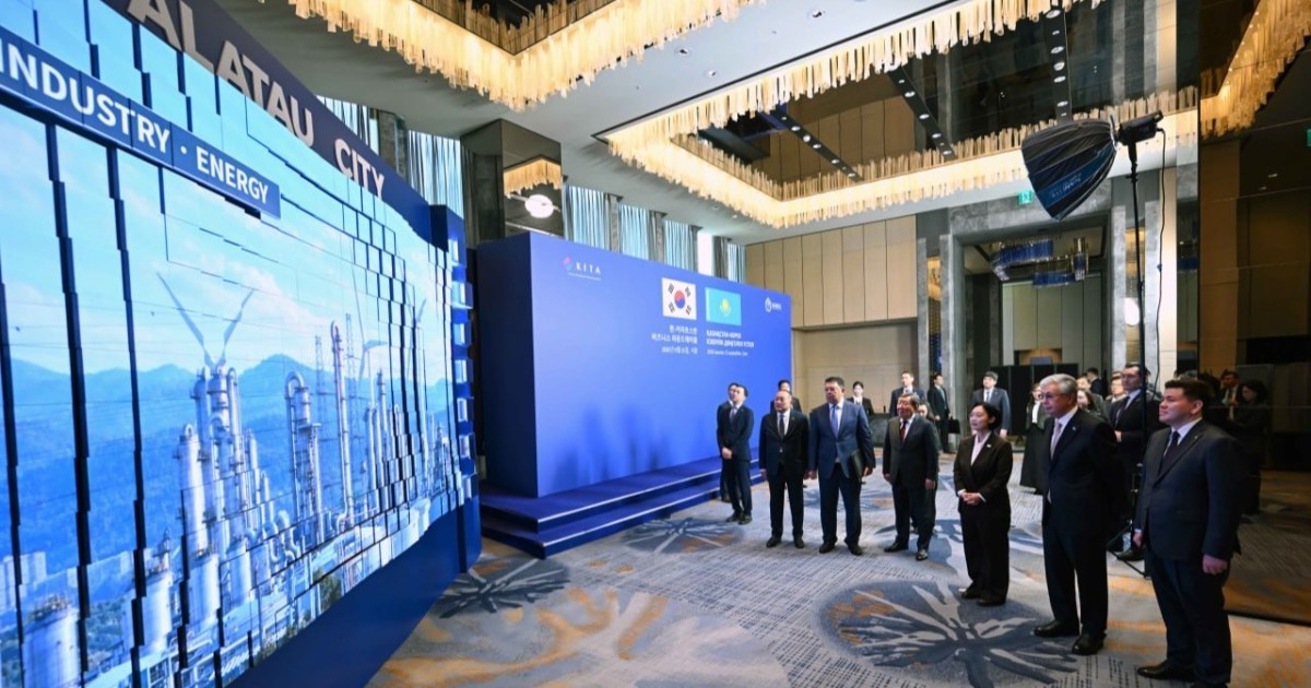 Тоқаев пен Хан Сон Сук Alatau Smart City жобаларымен танысты