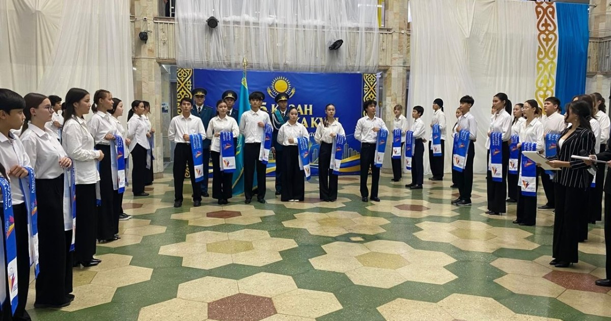Астанада мектеп парламенттерінің жаңа президенттері ант берді