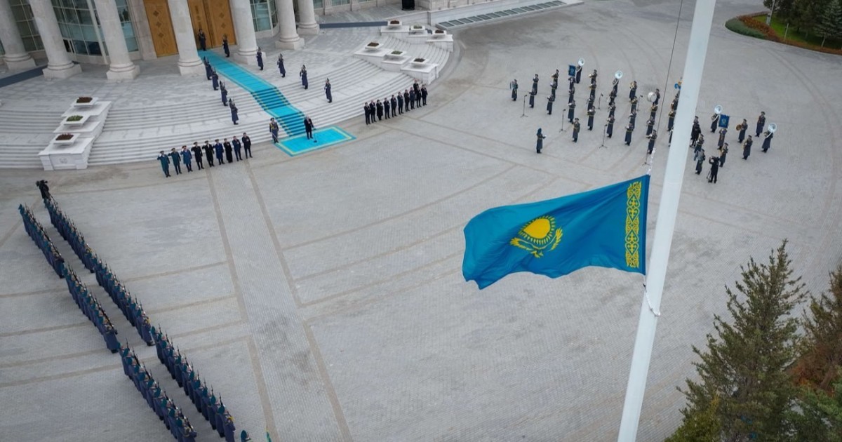 Қасым-Жомарт Тоқаев Мемлекеттік ту көтеру рәсіміне қатысты