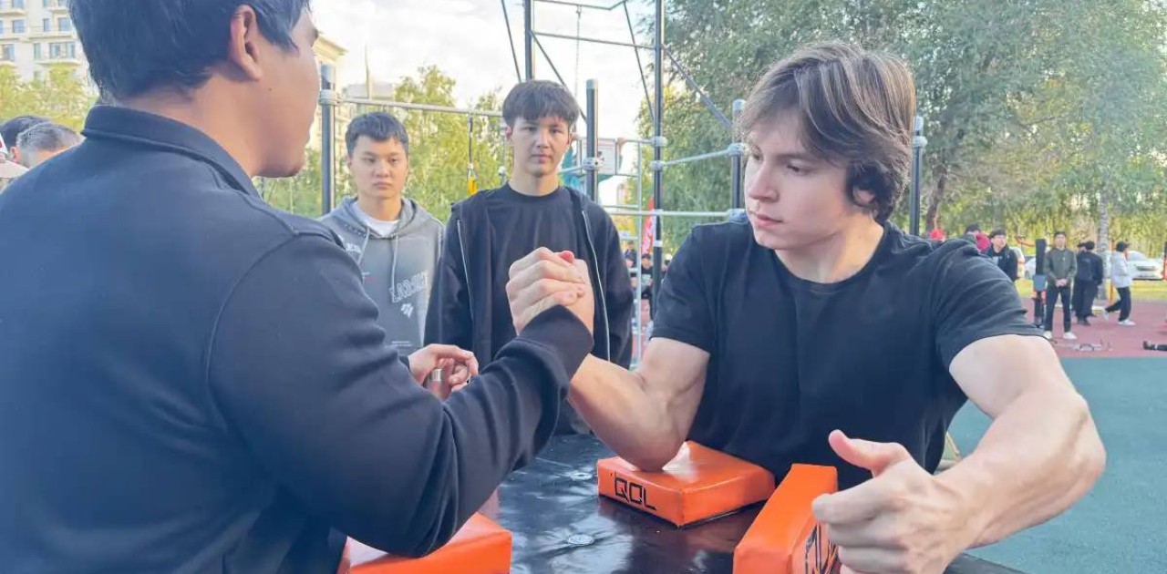 Funny Sport жобасы аясында елордалық тұрғындар Street Workout-та күш сынады