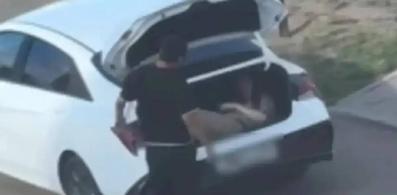 Астанада әйелді көліктің жүк салғышында тасымалдаған ер адам қамауға алынды