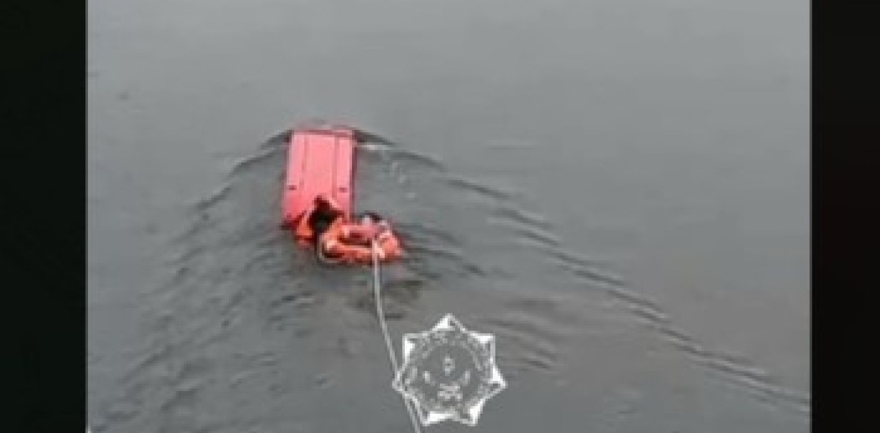 Астаналық құтқарушылар көпірден секірген қызды құтқарды