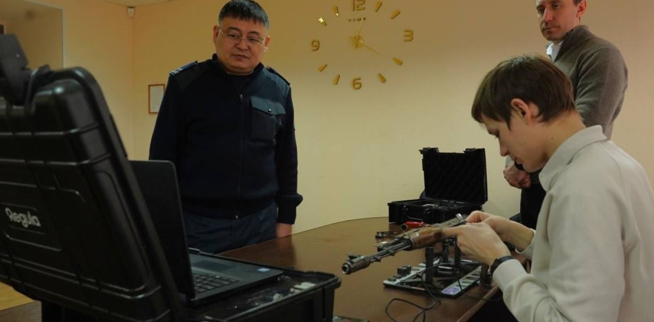 Қостанайда әдейі өшірілген қару нөмірін анықтайтын аппарат іске қосылды