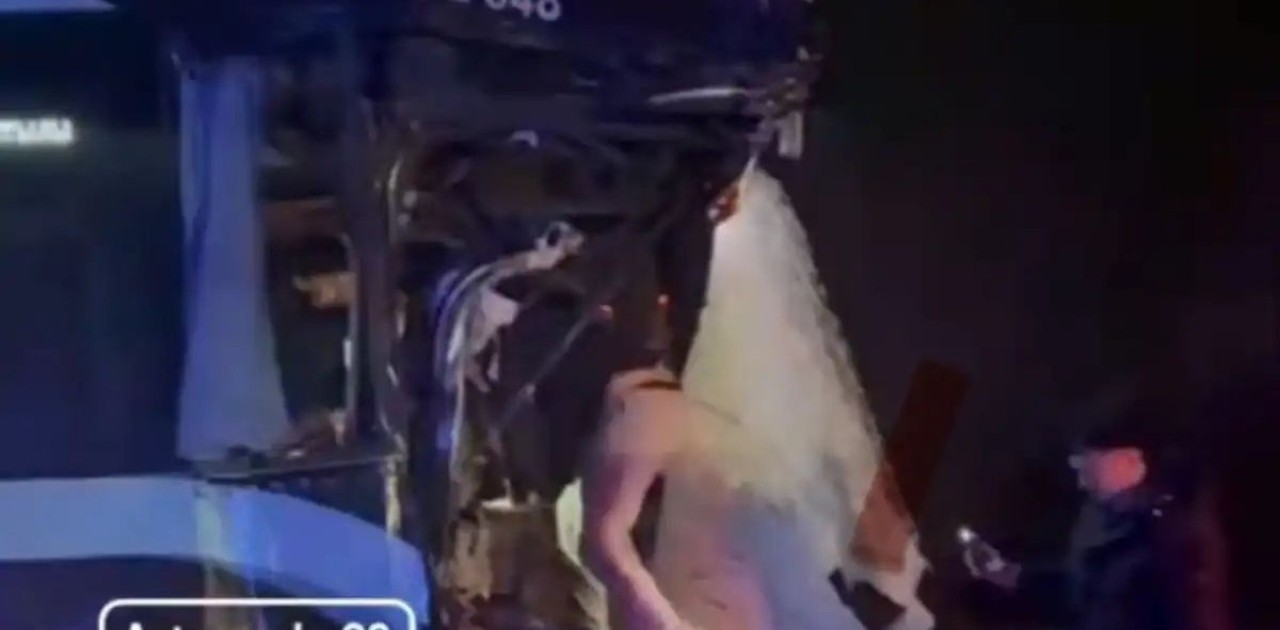 Ақмола облысында жолаушылар автобусы түршігерлік жол апатына ұшырады, зардап шеккендер бар