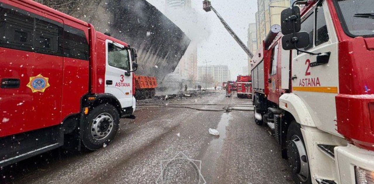 Астанада үш қабатты ғимараттағы өрт сөндірілді – ВИДЕО