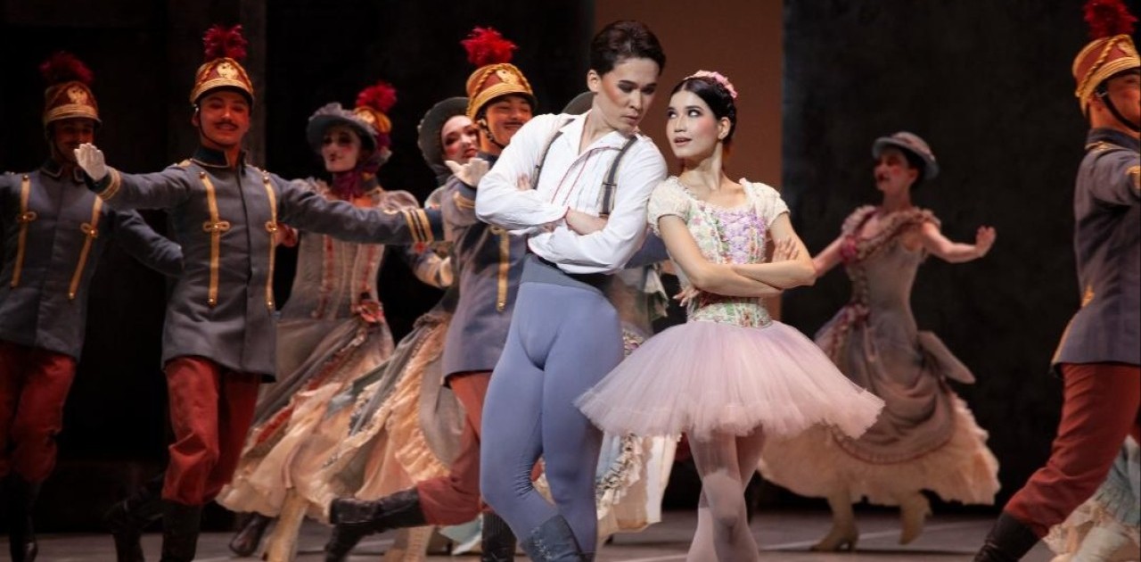 Астаналық театрдың Омандағы қойылымын екі күнде 2 мыңнан астам көрермен тамашалады