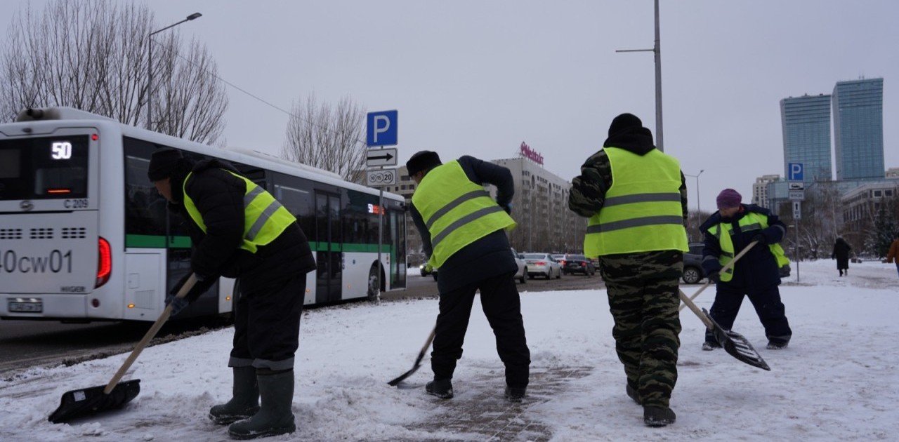 Елордада қар күреу жұмысына 3 мыңнан астам жол жұмысшысы шықты
