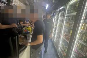 «Заң және тәртіп»: елордадағы сауда орнында тыйым салынған өнімдер тәркіленді