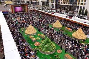 Елордада тәжікстандық өнімдер мен бұйымдардың жәрмеңкесі өтіп жатыр