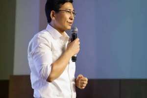 Асхат Аймағамбетов сүйінші сұрады