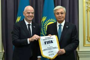 Қасым-Жомарт Тоқаев FIFA президентін қабылдады