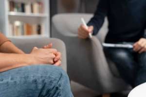 АИТВ жұқтырған адамдар психологиялық көмекті қайдан ала алады