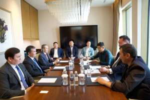 Сумо аңызы Хакухо Се Астанада шеберлік сабағын өткізді