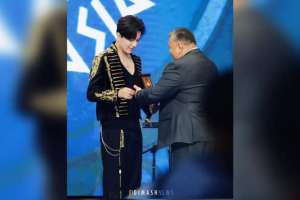 Димаш Құдайберген Қырғызстанның халық әртісі атағын алды