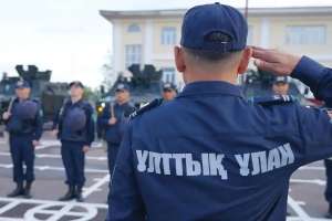 Астаналық сарбаздар өзін жайсыз сезінген жсөспірімге жедел көмек көрсетті