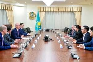 Роман Скляр Samsung Electronics Central Eurasia компаниясының президентімен кездесу өткізді