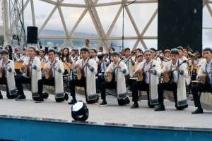 Өскелең ұрпақтың домбыраға деген ықыласы ерекше – Президент