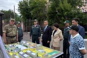 Мәжіліс депутаттары әскери қызметшілердің тұрмыс-тіршілігімен танысты