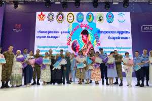 Әскердегі сарбаздар аналарына ерекше тосын сый жасады