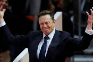 Илон Маск мемлекеттік қызметтен кетті