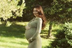 «Бөпеміздің өмірге келуіне санаулы күндер қалды»: Ерке Есмахан оқырмандарына жүрекжарды жазба арнады