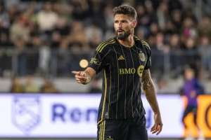 «500 мың доллар»: АҚШ-та атақты француз футболшысының үйін тонап кетті