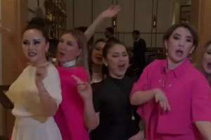 Баян Алагөзова өнер жұлдыздарымен бірге билеп, жұртты тәнті етті