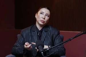 «Шетелде жүргенде аяғым ауыр болып қалғанын білдім»: дизайнер Аида Кауменова құпиясымен бөлісті