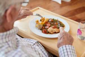 Арнаулы әлеуметтік қызметтер көрсететін ұйымдарда тамақтану нормалары кеңейтіледі