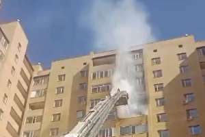 Астанада көпқабатты тұрғын үйден өрт шықты (ВИДЕО)