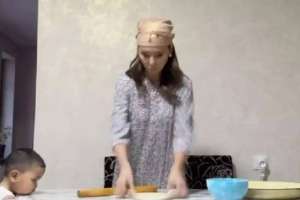 «Келіндік міндетін орындап жүр»: Динара Сәтжан наурызды қалай қарсы алғанын көрсетті