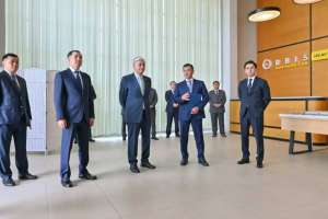 Президент Orbis Heavy Machinery арнайы және коммерциялық техника зауытына барды