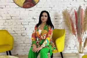 «Дінге бет бұрып кетті»: Гүлзира Айдарбекова әнші Сырым Исабаевқа қатысты шындықты айтты