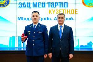 Астана әкімі полицейлерге пәтер кілтін табыстады