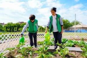 Астанада мектеп жанында ландшафтық бақ ашылды