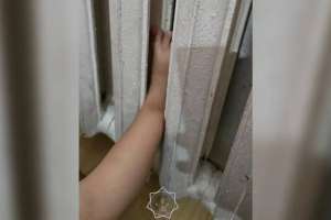 Елордада үш жасар баланың аяғы жылу батареясына қысылып қалды