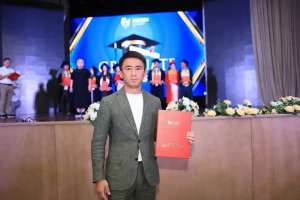 Боксшы Махмұд Сабырхан ғылым магистрі атанды