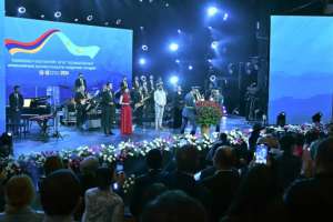 Тоқаев пен Хачатурян Арменияның Қазақстандағы мәдениет күндерінің ашылу салтанатына қатысты