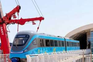 Елордада белгісіз біреулер LRT вагондарына сурет салып кеткен: тергеу басталды