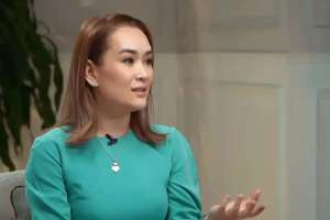 «Жылап қалатын кездерім болды»: Ақерке Бүркітбай күйеуімен қарым-қатынасы туралы айтты