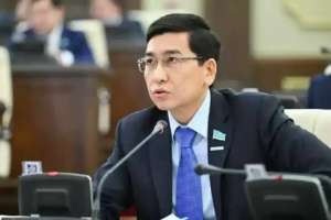 «Компромисс керек»: Асхат Аймағамбетов үлгілі отбасы болу үшін не қажет екенін айтты