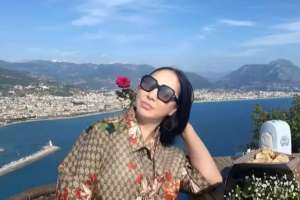 Қарақат Әбілдина марқұм анасын есіне алды