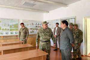 Мәжілісмен Ұлттық ұланның оқу орталығымен танысты