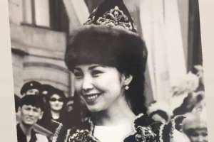 «Шетелге алғаш шығуым»: Қарақат Әбілдина 27 жыл бұрынғы естелікті бөлісті