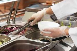 Мектеп оқушылары қыркүйектен бастап жаңа мәзір бойынша тамақтанады