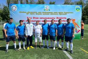 Футбол ойнаған бір атаның балалары: Таразда ерекше жарыс өтіп жатыр