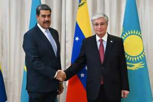 Қасым-Жомарт Тоқаев Венесуэла Президенті Николас Мадуромен кездесті