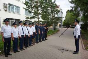 Полицейлер қызметте қаза тапқан әріптестерінің рухына тағзым етті