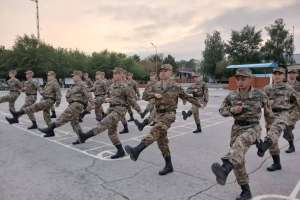 Әскерге шақырылған жастар Қарағандыға барды