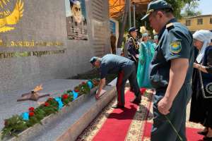 Бауыржан Момышұлының келіні әскери қызметшілермен кездесті